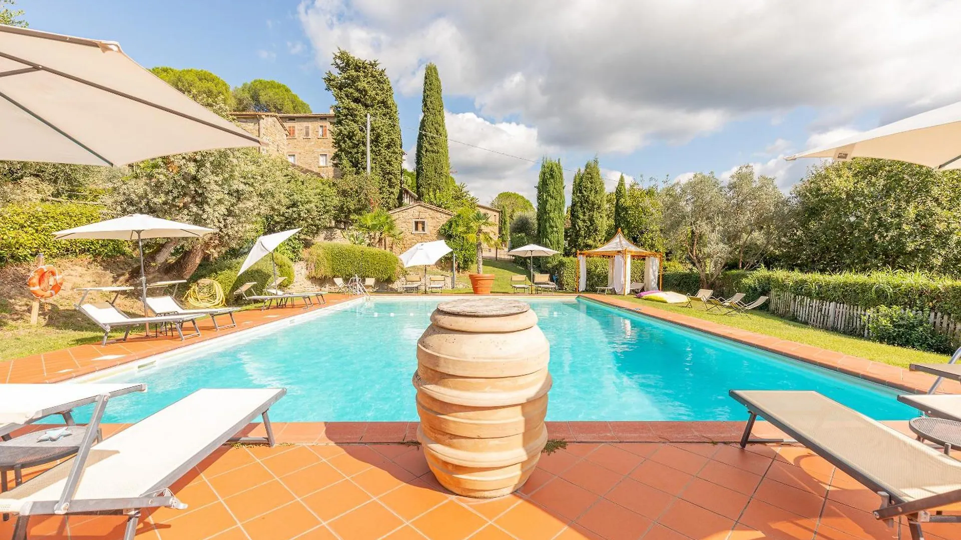 Borgo Dolci Colline Resort Querce location